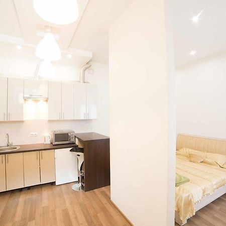 Chornovola 11 Apartment Lviv Centre Ngoại thất bức ảnh
