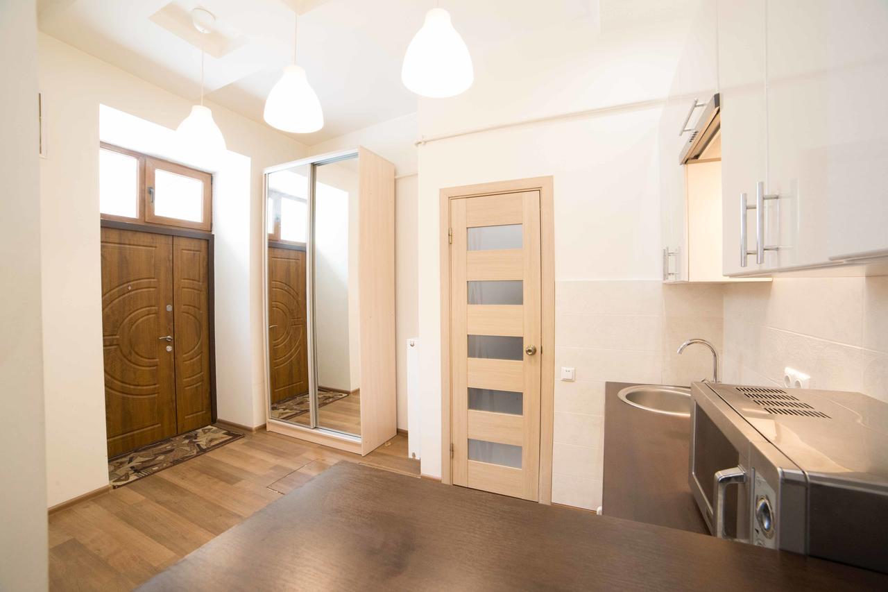 Chornovola 11 Apartment Lviv Centre Ngoại thất bức ảnh